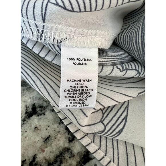 Ann Taylor LOFT top size L EUC bell ruffle sleeve - Picture 5 of 9